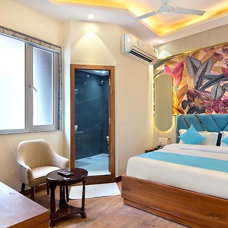 Hotel Saina International New Delhi Exterior photo