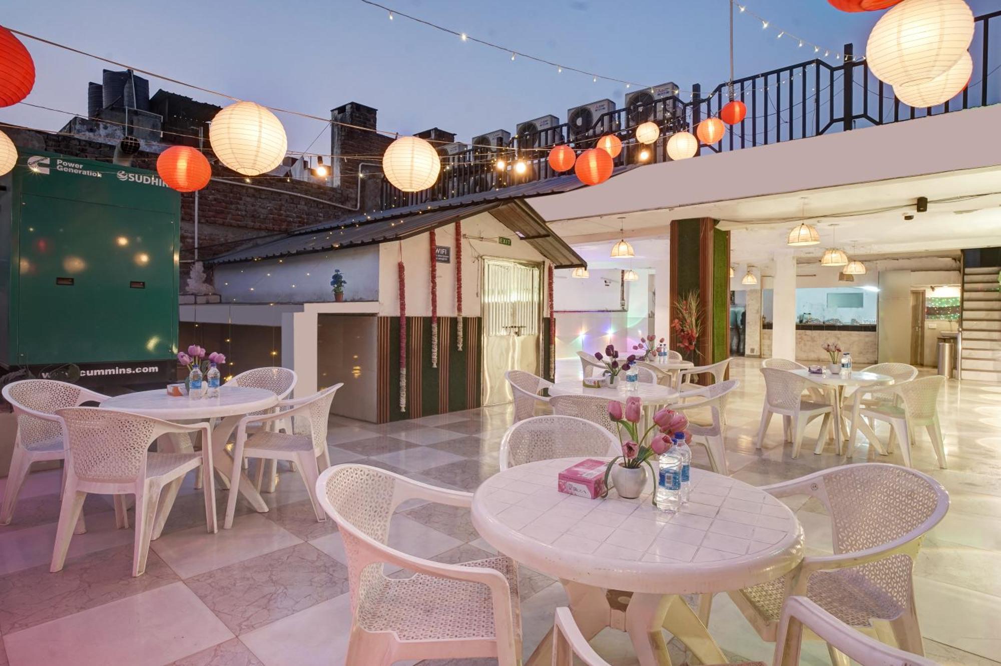 Hotel Saina International New Delhi Exterior photo