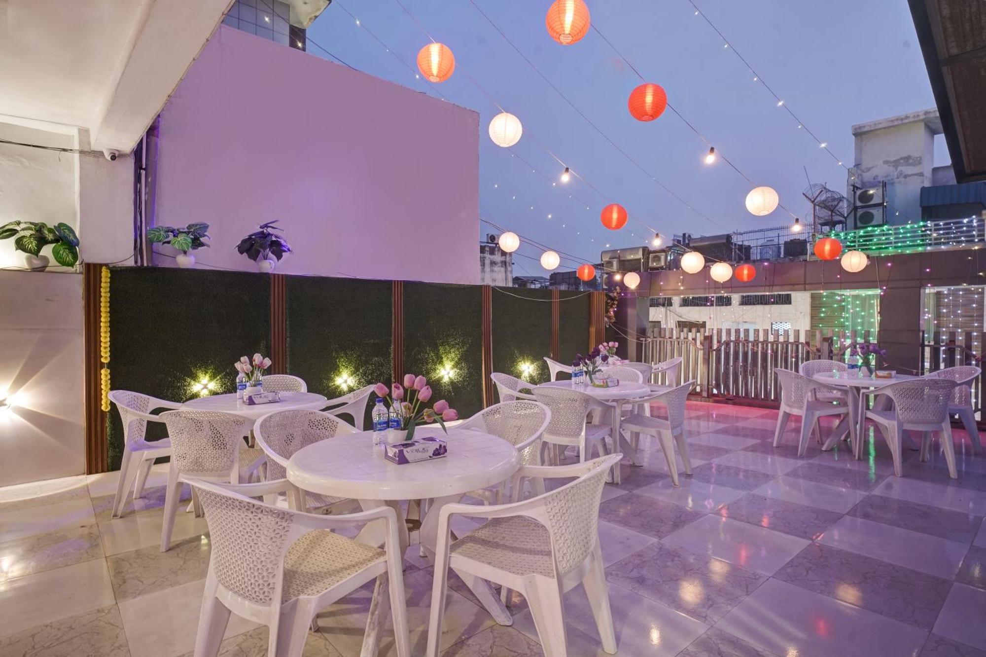 Hotel Saina International New Delhi Exterior photo