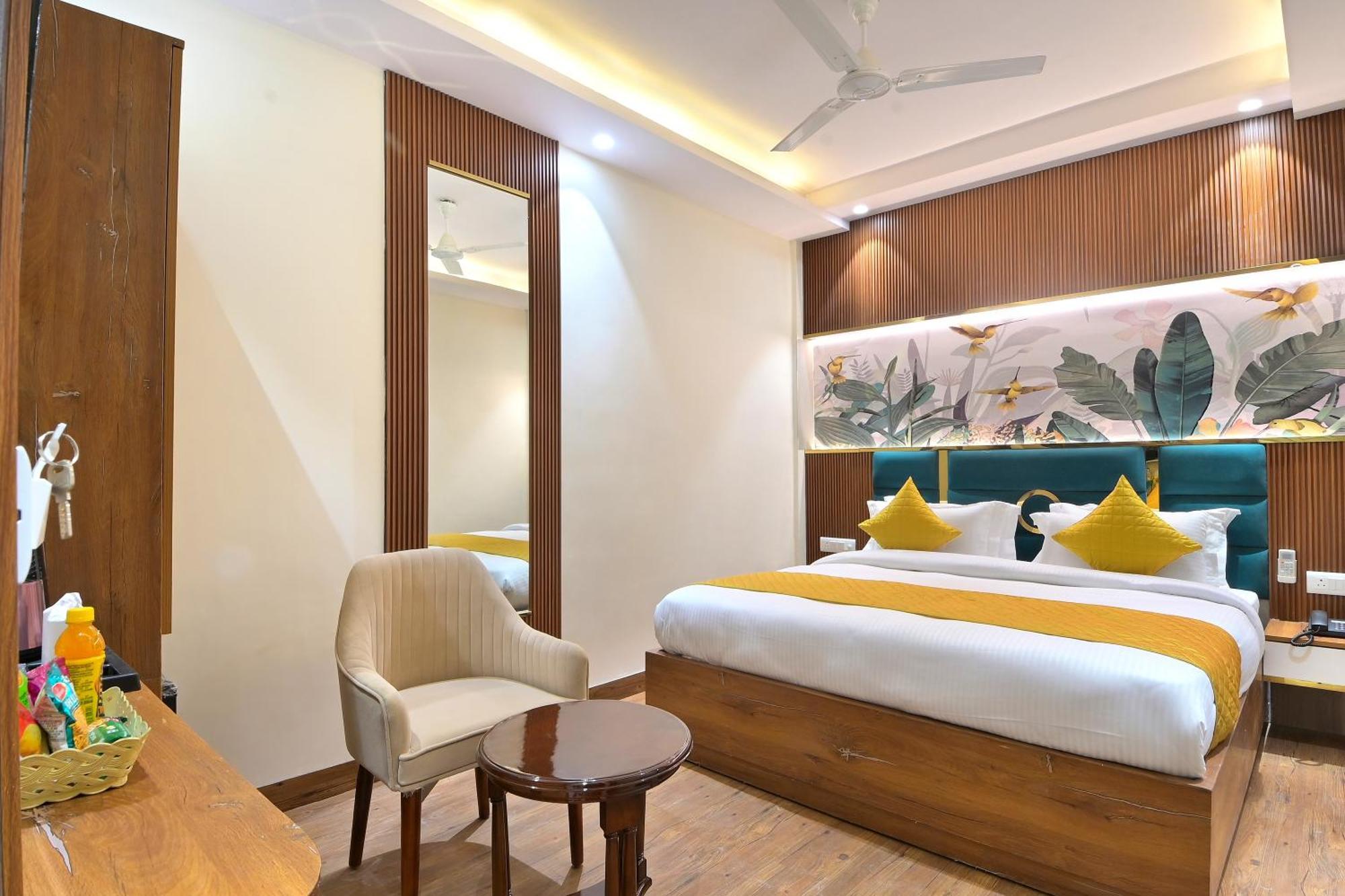 Hotel Saina International New Delhi Exterior photo